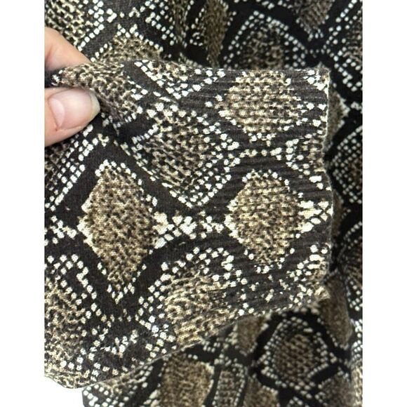 Studio Works Women’s Plus Brown Snake Print Cardigan Sweater 2X - Picture 6 of 7